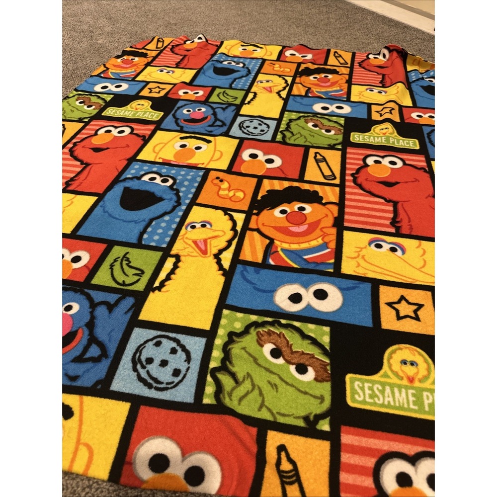 Sesame Street Sesame Place Characters Fleece Blanket 40" By 48"‎
